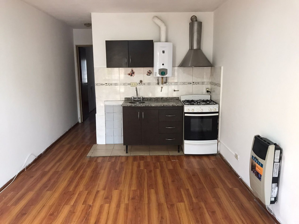 B° Maurizzi, Departamento planta alta, complejo semi cerrado.-  DEPARTAMENTO