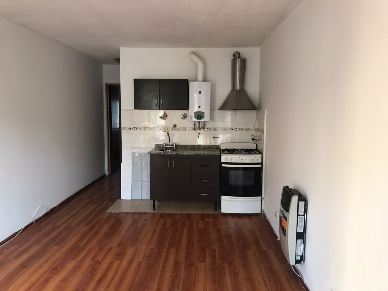 B° Maurizzi, Departamento planta alta, complejo semi cerrado.-  DEPARTAMENTO