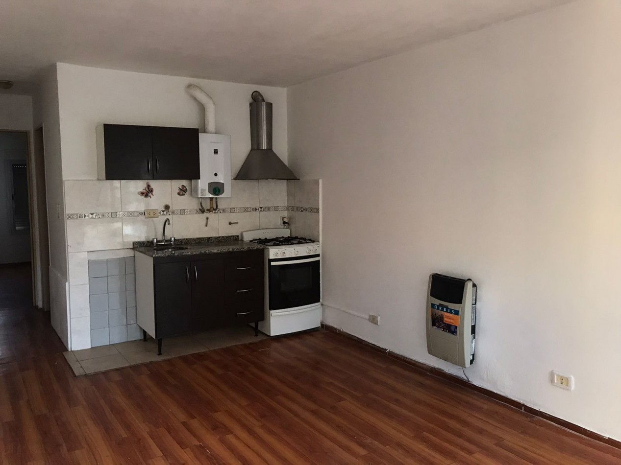 B° Maurizzi, Departamento planta alta, complejo semi cerrado.-  DEPARTAMENTO