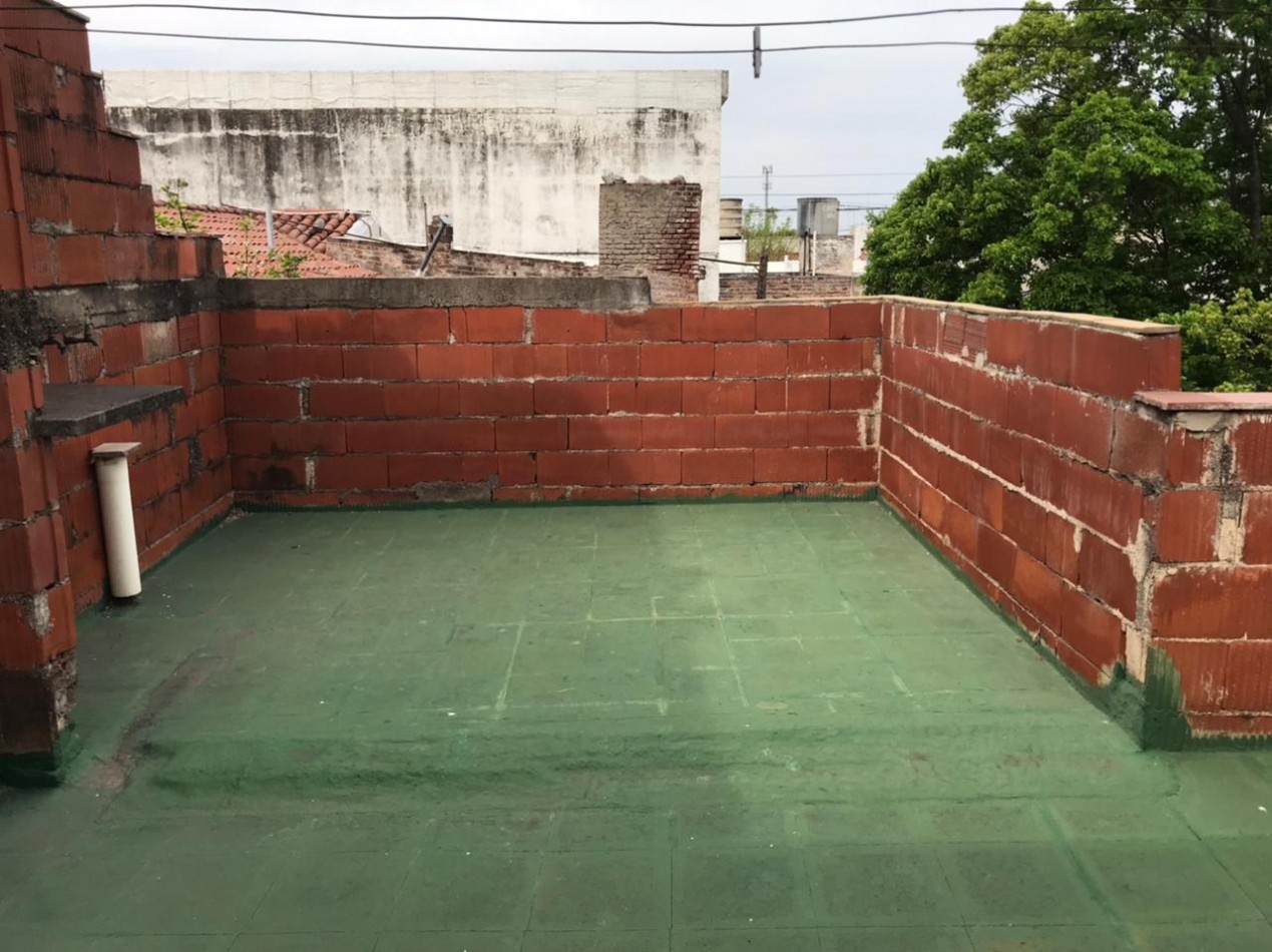BARRIO ROSEDAL, SE VENDE CASA DE DOS PISOS A METROS DE RUTA 20