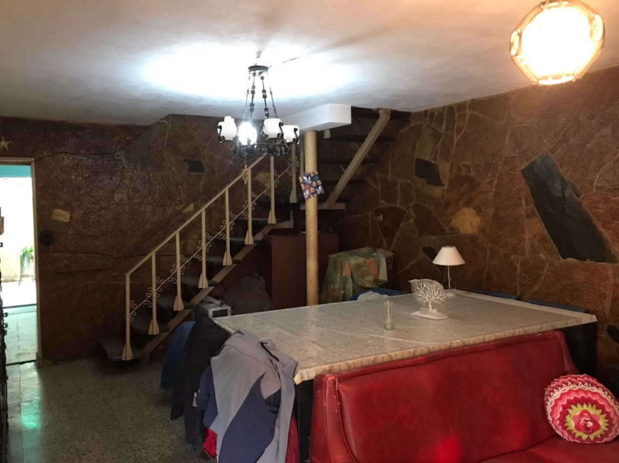 BARRIO ROSEDAL, SE VENDE CASA DE DOS PISOS A METROS DE RUTA 20