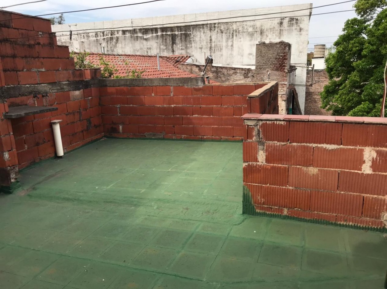 BARRIO ROSEDAL, SE VENDE CASA DE DOS PISOS A METROS DE RUTA 20