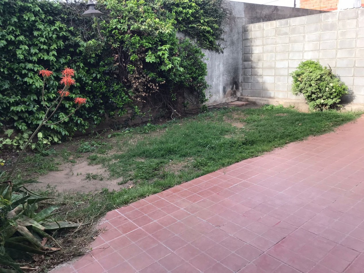 Barrio Los Platanos, excelente propiedad para alquilar.