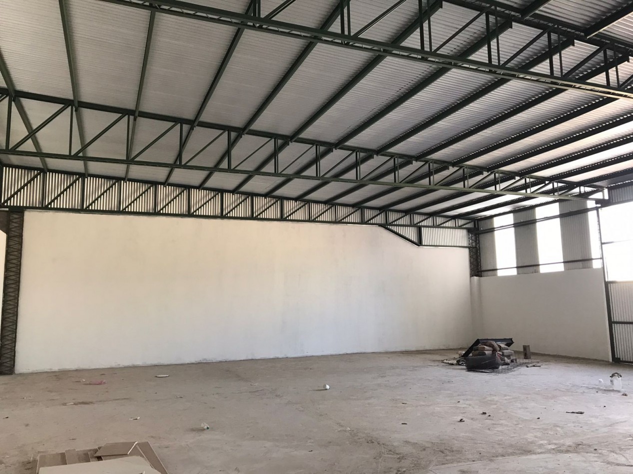 ALBERDI, ESPECTACULAR GALPON NUEVO A ESTRENAR.-