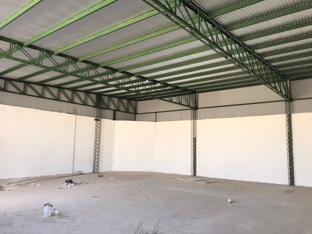 ALBERDI, ESPECTACULAR GALPON NUEVO A ESTRENAR.-