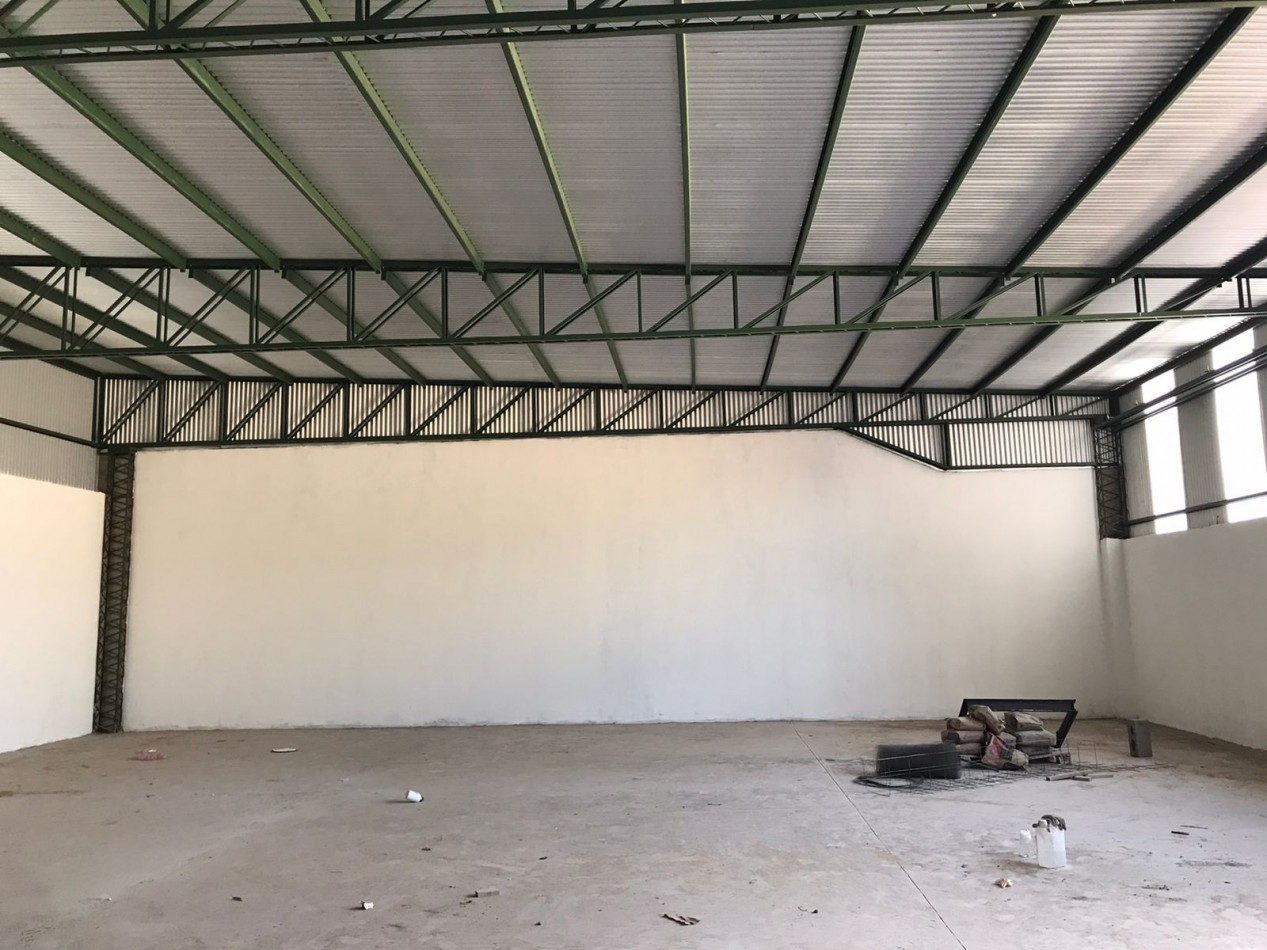 ALBERDI, ESPECTACULAR GALPON NUEVO A ESTRENAR.-