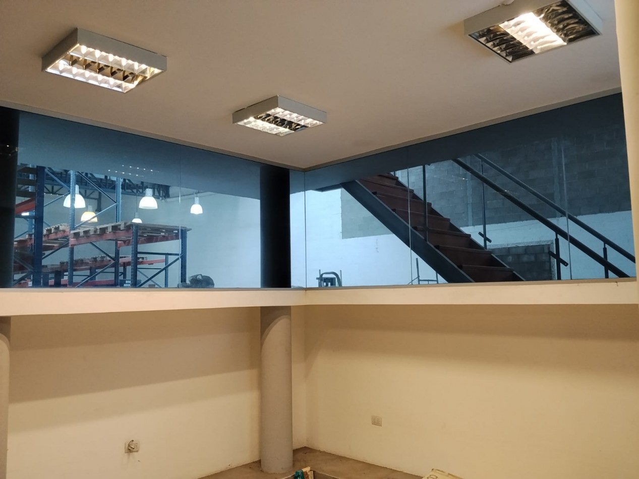 A METROS DE RUTA 20 IMPECABLE GALPON ( B° ROSEDAL) 