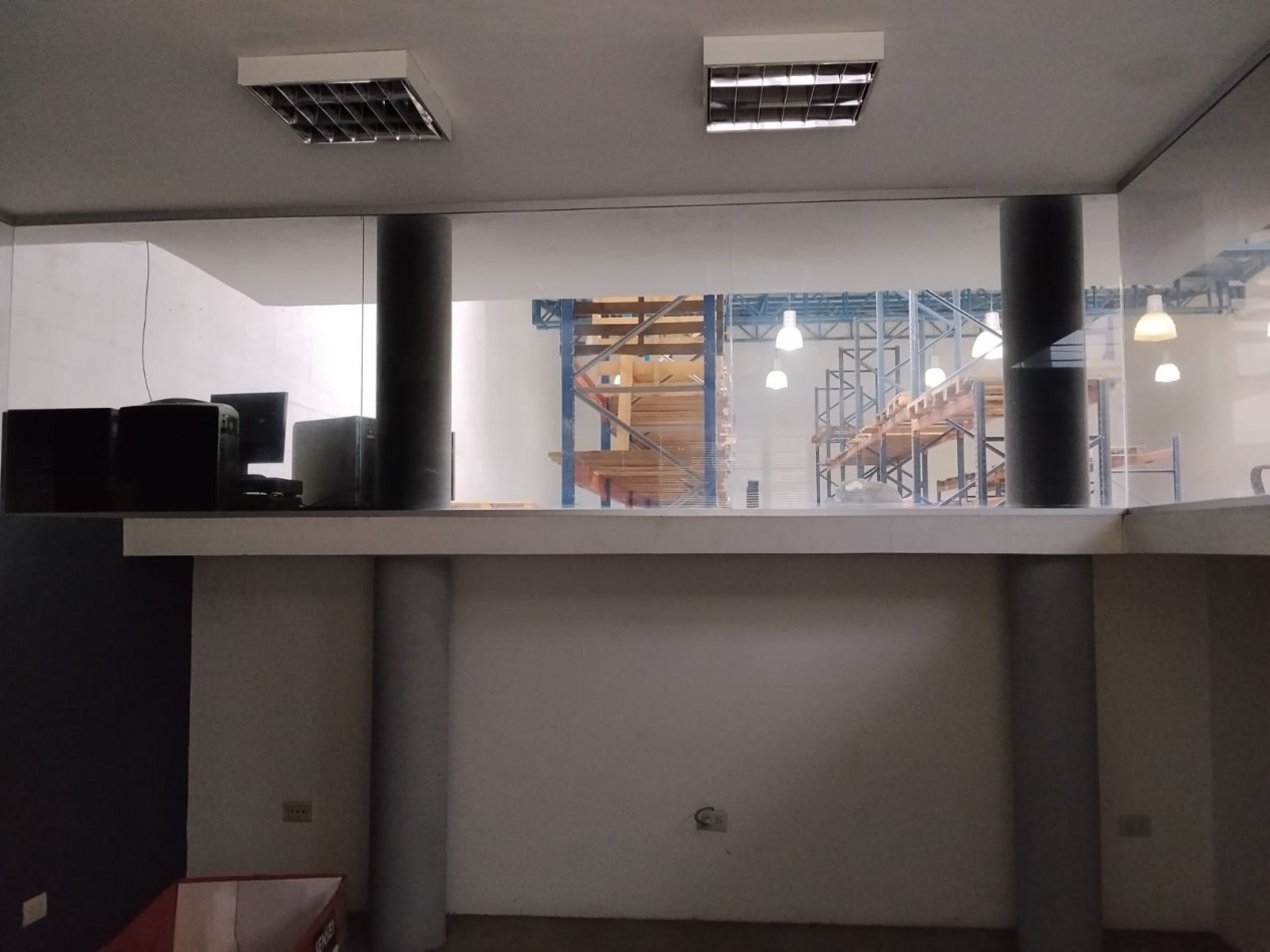 A METROS DE RUTA 20 IMPECABLE GALPON ( B° ROSEDAL) 