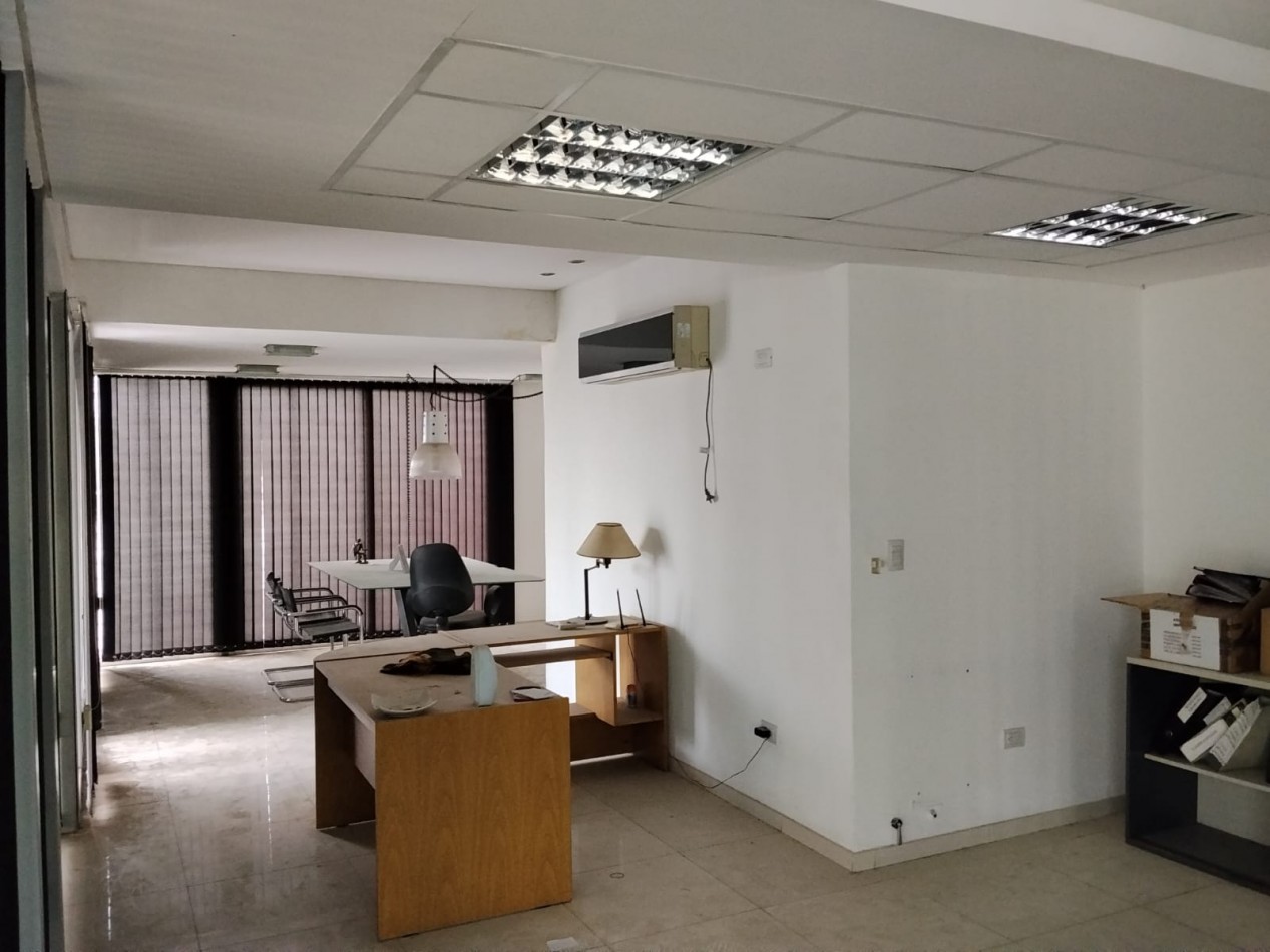 A METROS DE RUTA 20 IMPECABLE GALPON ( B° ROSEDAL) 