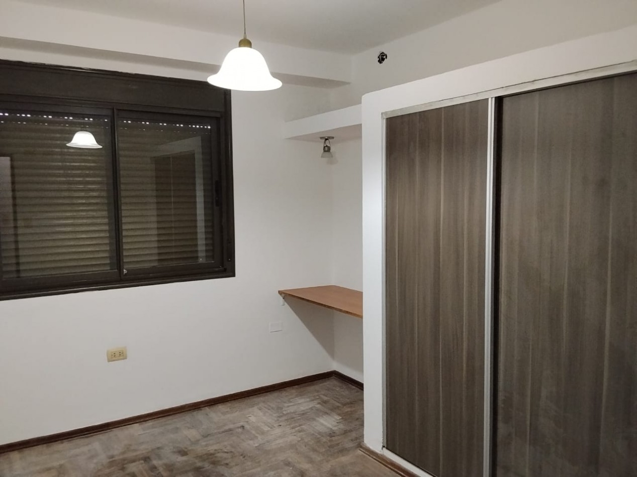 ROSEDAL, IMPECABLE VIVIENDA A UNA CUADRA DE RUTA 20.- 