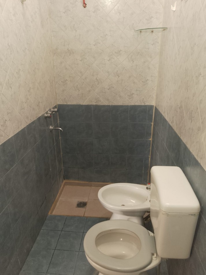 VILLA ADELA, IMPECABLE DEPARTAMENTO MONOAMBIENTE INTERNO.- 