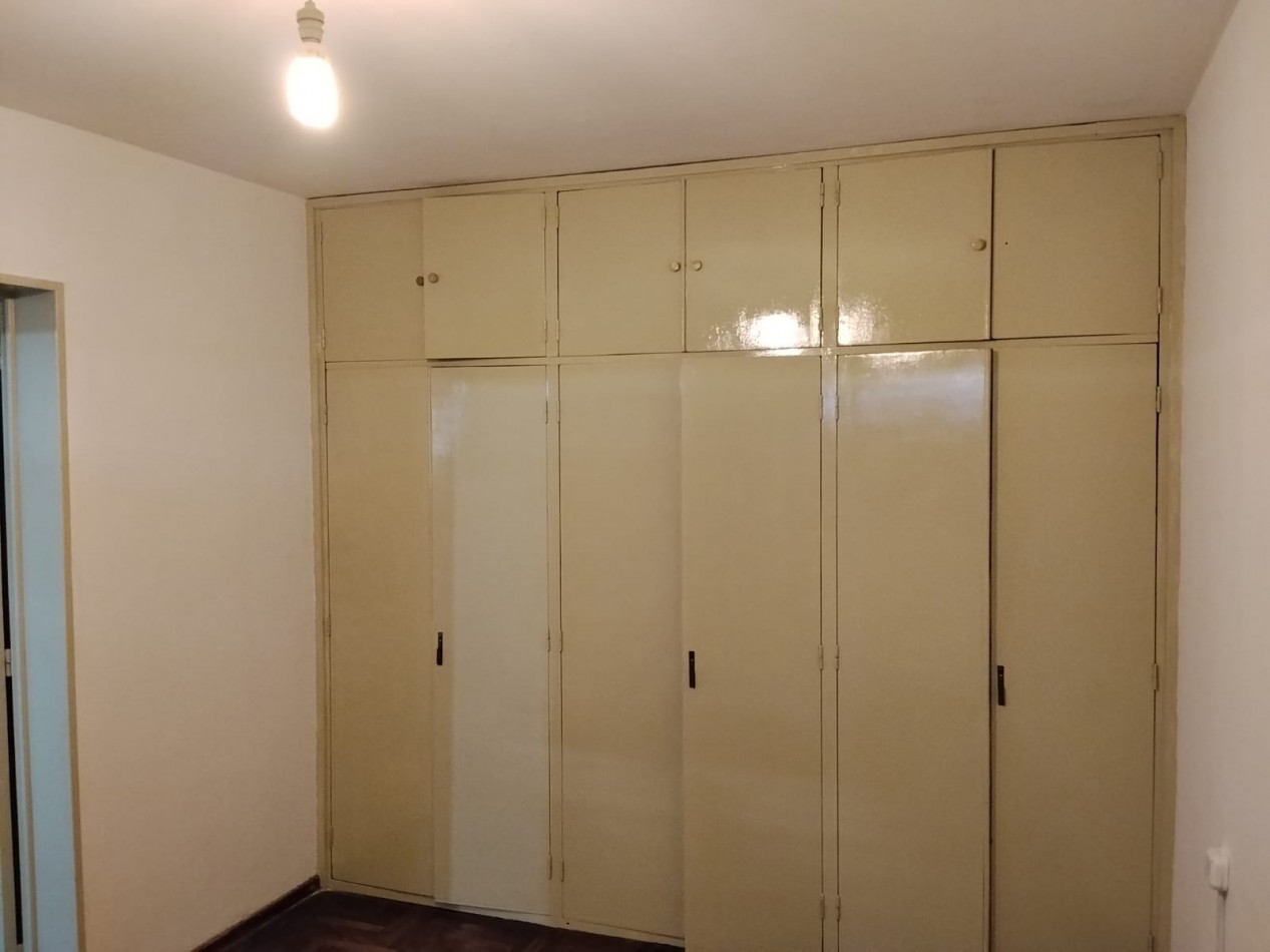 Los platanos departamento por escalera.-