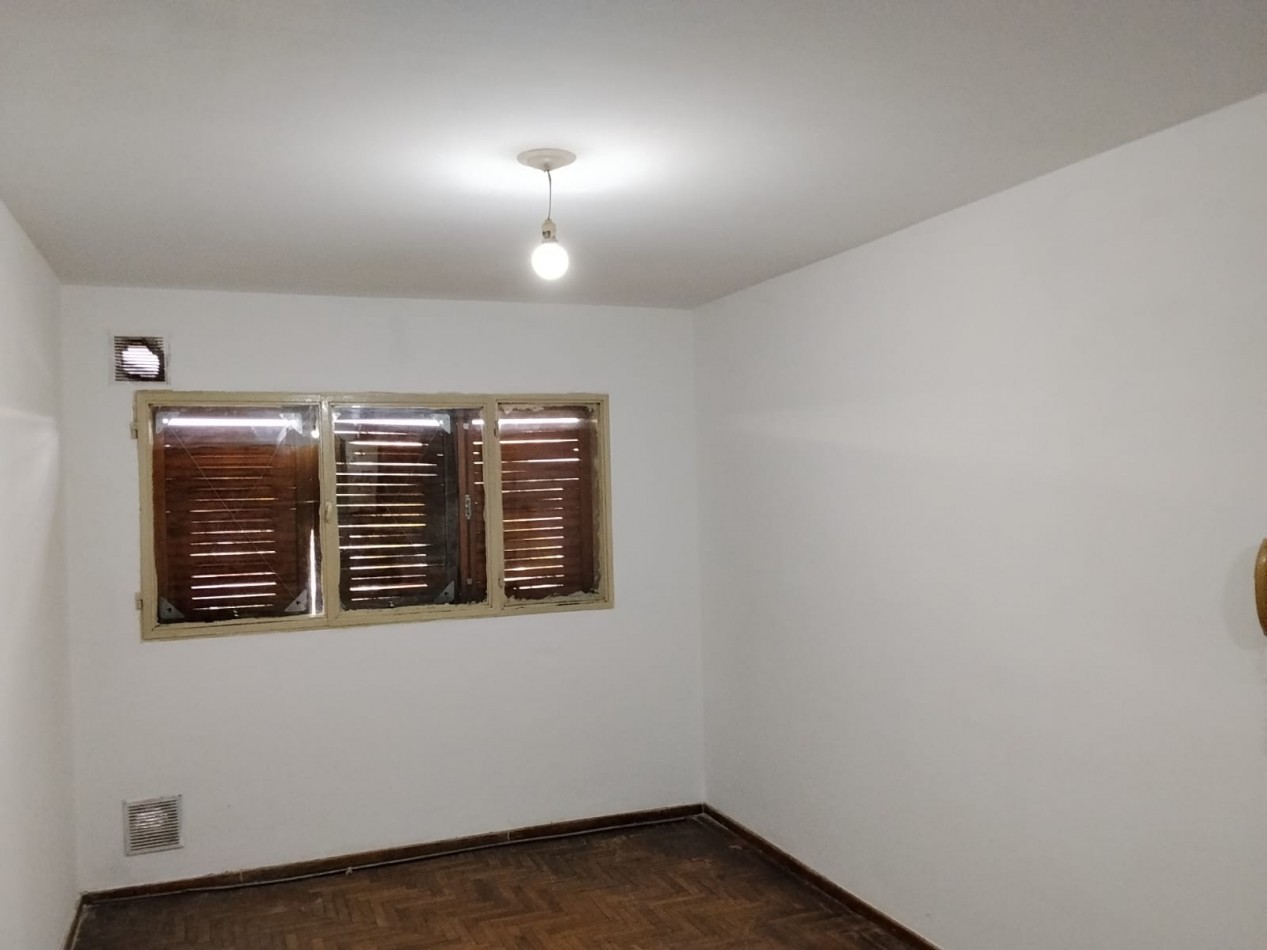 Los platanos departamento por escalera.-