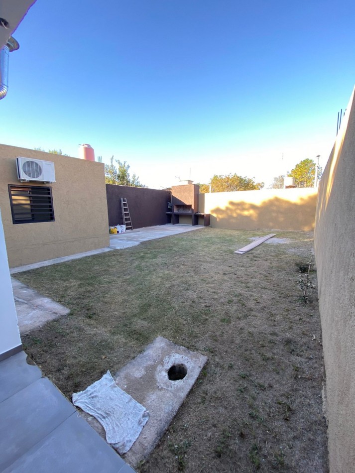 BARRIO VILLA ADELA, SE ALQUILA HERMOSA PROPIEDAD NUEVA A ESTRENAR 