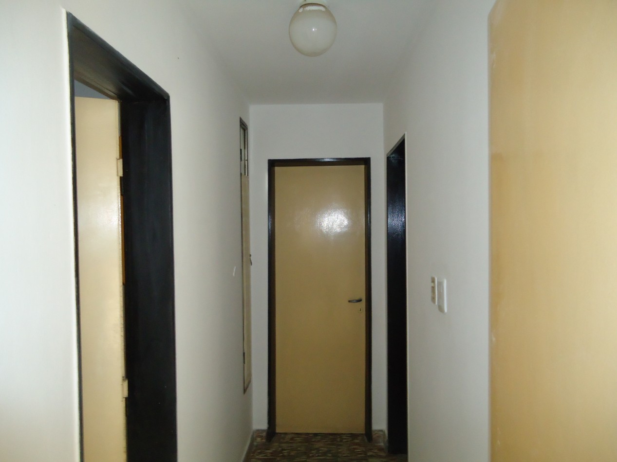 BARRIO ALTO ALBERDI, SE VENDE DEPARTAMENTO AMPLIO LUMINOSO CON PATIO