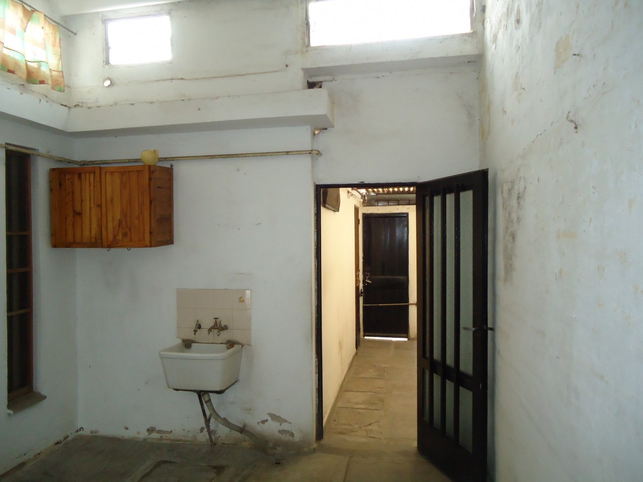 BARRIO ALTO ALBERDI, SE VENDE DEPARTAMENTO AMPLIO LUMINOSO CON PATIO