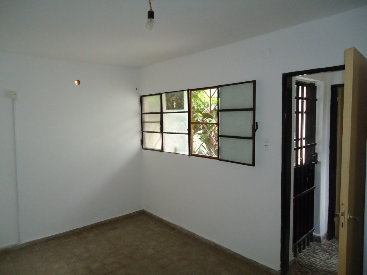 BARRIO ALTO ALBERDI, SE VENDE DEPARTAMENTO AMPLIO LUMINOSO CON PATIO