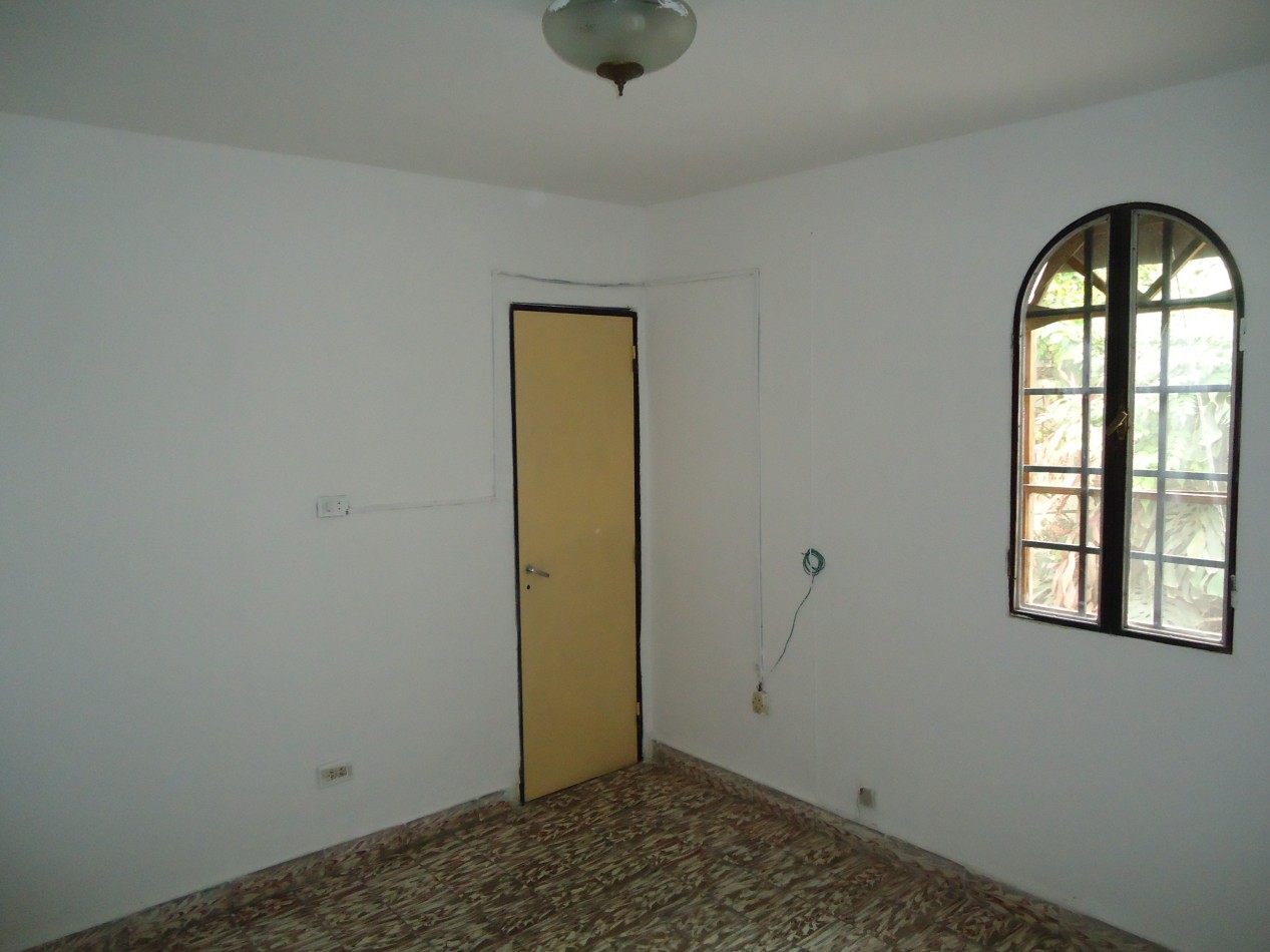 BARRIO ALTO ALBERDI, SE VENDE DEPARTAMENTO AMPLIO LUMINOSO CON PATIO