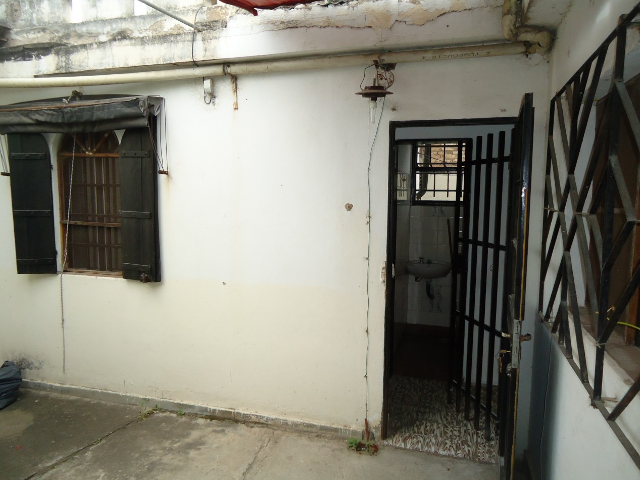 BARRIO ALTO ALBERDI, SE VENDE DEPARTAMENTO AMPLIO LUMINOSO CON PATIO