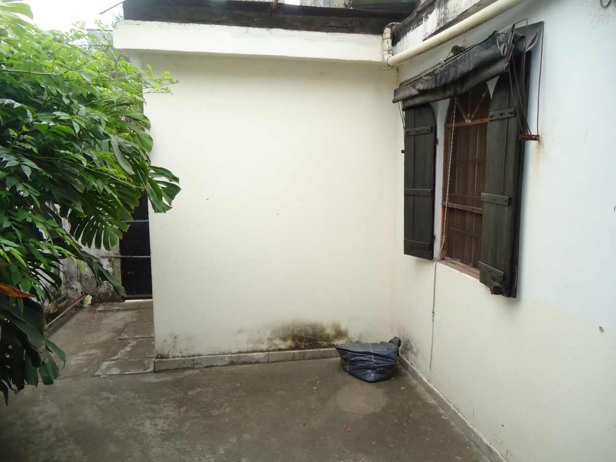 BARRIO ALTO ALBERDI, SE VENDE DEPARTAMENTO AMPLIO LUMINOSO CON PATIO