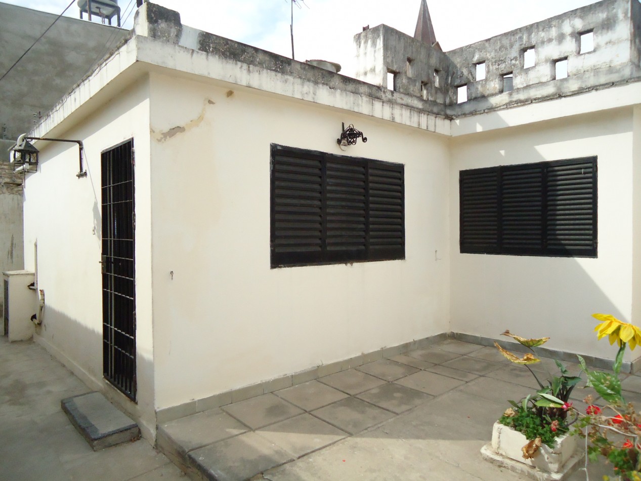 BARRIO ALTO ALBERDI, SE VENDE DEPARTAMENTO AMPLIO LUMINOSO CON PATIO