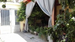  Achaval Peña, Excelente Zona, Rapido Acceso Al Centro.- Vivienda + departamento.-