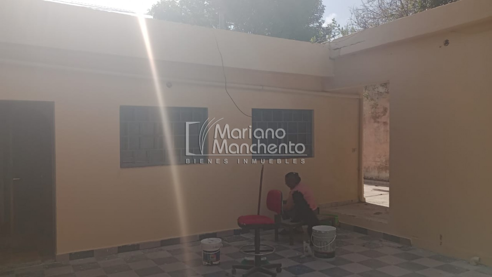 BARRIO SAN ROQUE, SE VENDE CASA CON DEPARTAMENTO, SOBRE CALLE PRINCIPAL DEL BARRIO