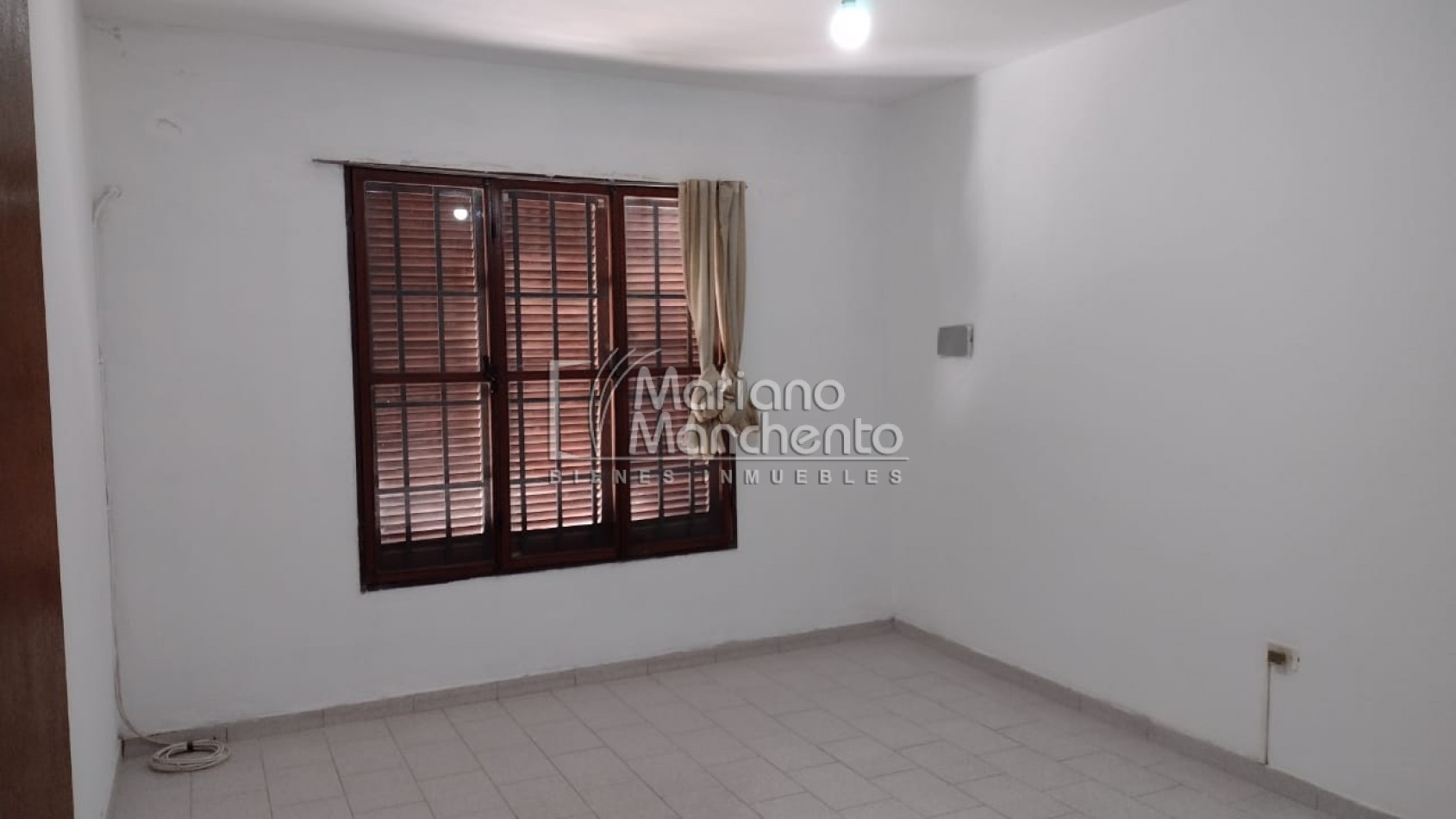 Excelente oportunidad, se vende casa en Barrio Estacion Flores. APPTA CREDITO CON PLANOS.- 