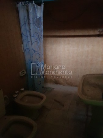 Barrio A.T.E., se vende casa amplia para reciclar