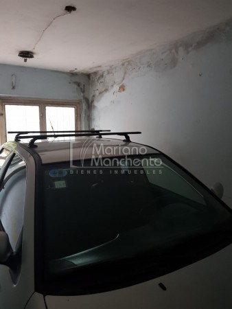 Barrio A.T.E., se vende casa amplia para reciclar