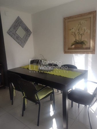 Barrio Avenida, se vende excelente casa mas departamento 