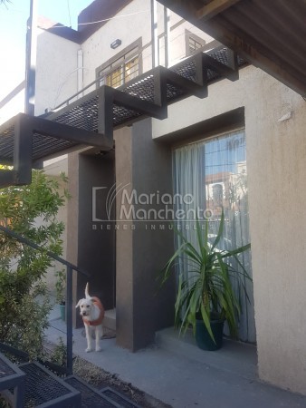 Barrio Avenida, se vende excelente casa mas departamento 