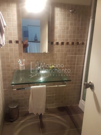 Barrio Avenida, se vende excelente casa mas departamento 