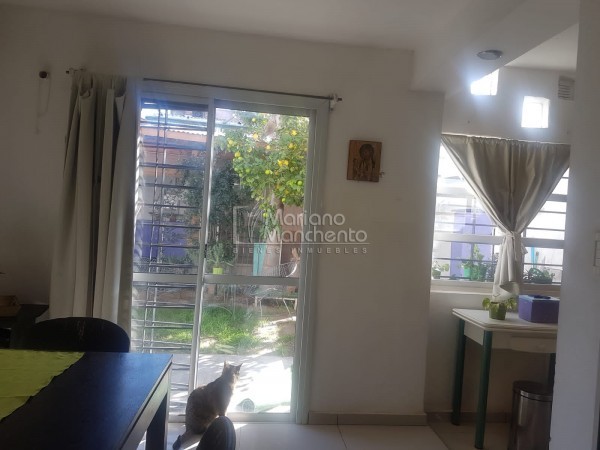 Barrio Avenida, se vende excelente casa mas departamento 