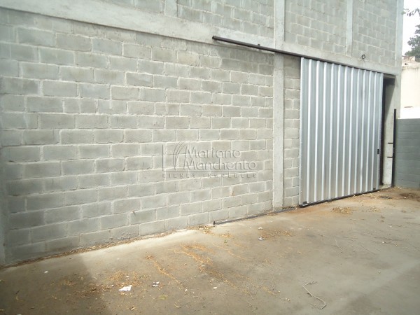 Bo Estacion Flores, Galpon interno muy seguro, rapidos accesos.-