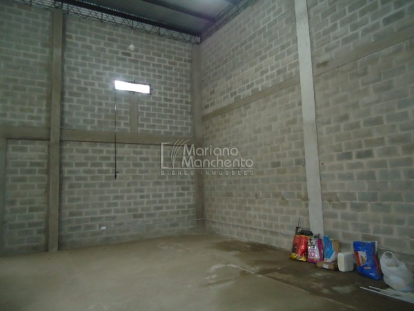 Bo Estacion Flores, Galpon interno muy seguro, rapidos accesos.-
