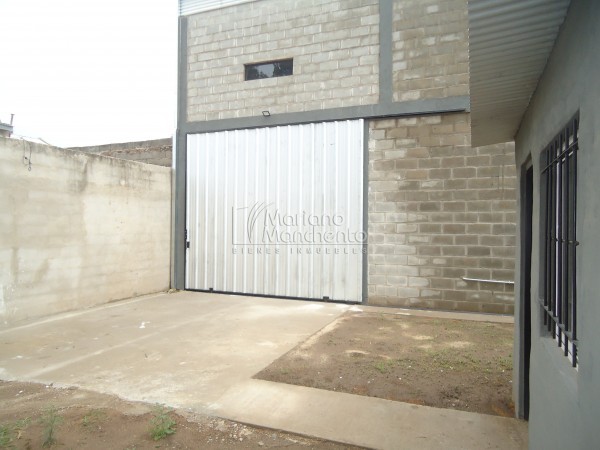 Bo Estacion Flores, Galpon interno muy seguro, rapidos accesos.-