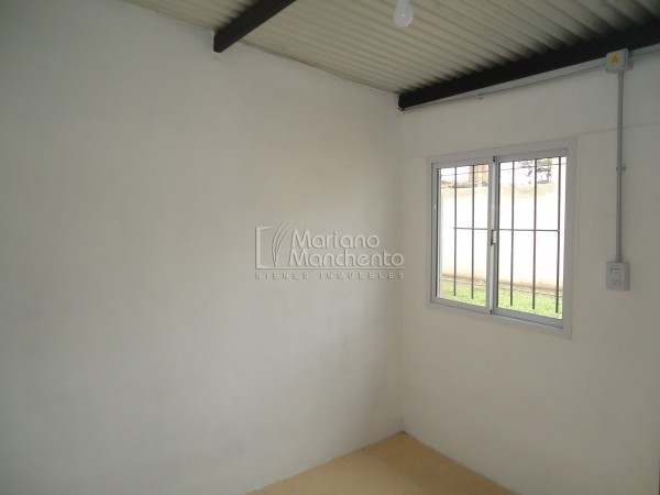 Bo Estacion Flores, Galpon interno muy seguro, rapidos accesos.-