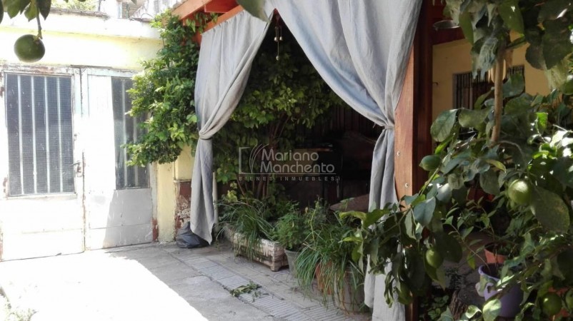  Achaval Peña, Excelente Zona, Rapido Acceso Al Centro.- Vivienda + departamento.-