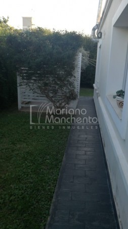 Barrio Los Soles, imperdible casa esquina VALLE ESCONDIDO