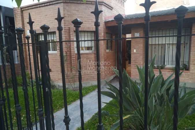 Excelente casa para la venta en Barrio Parque Capital, a metros del Club Barrio Parque