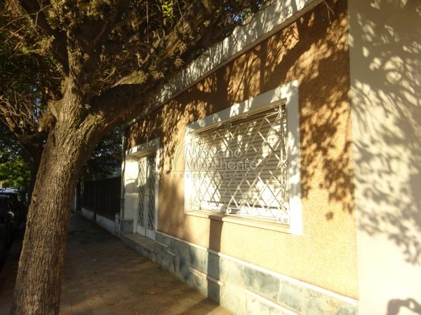 LOS PLATANOS, SOBRE CALLE PRINCIPAL DEL BARRIO, LINDA ZONA, APPTA CREDITO BANCOR.- 