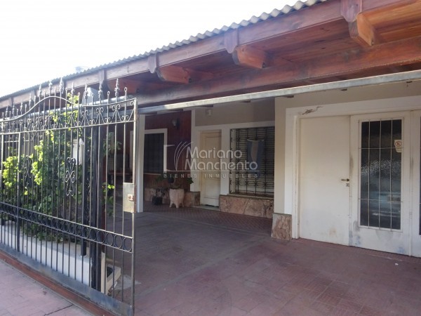 Excelente propiedad en Barrio Los Platanos para la venta
