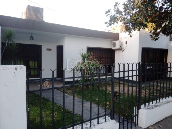 Se vende casa en Barrio Ameghino Sur.