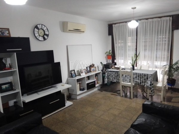 Se vende casa en Barrio Ameghino Sur.