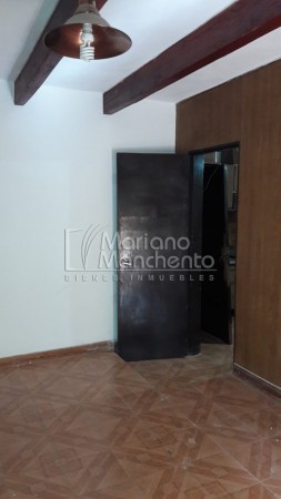 LOS PLATANOS, EXCELENTE VIVIENDA CON PILETA " SEÑADA" 