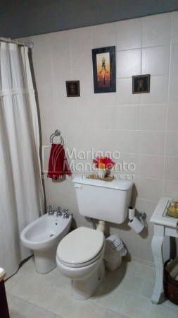 SE VENDE PROPIEDAD EN RENE FAVALORO (ZONA DE MATIENZO)
