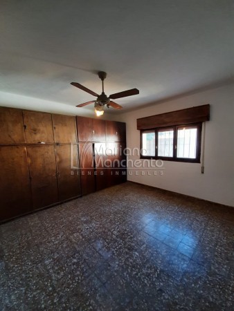 ALTO ALBERDI, FRENTE AL CLUB LA "U" APPTA CREDITO BANCOR.-
