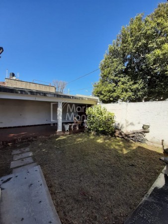 ALTO ALBERDI, FRENTE AL CLUB LA "U" APPTA CREDITO BANCOR.-