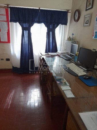 Se vende casa esquina en Barrio Rosedal Anexo